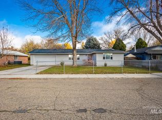 840 W Kinghorn Dr, Nampa, ID 83651
