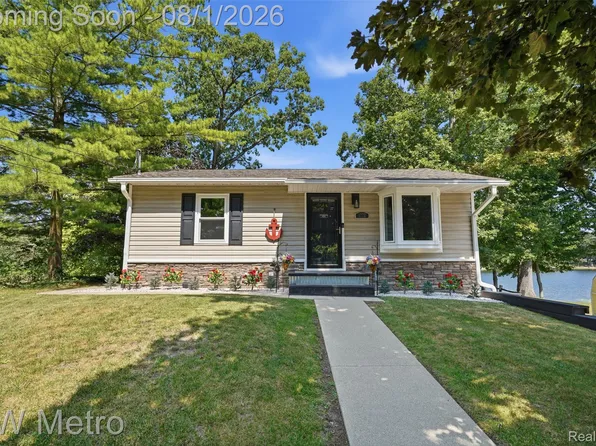 1772 Clark Lake Rd, Brighton, MI 48114