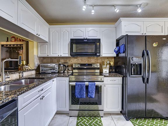 2nd image of 7426 Pinewalk Drive S #19-4