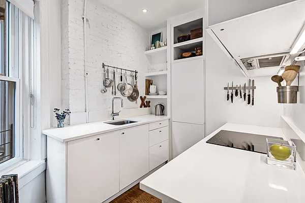 Sold by Compass | media 1