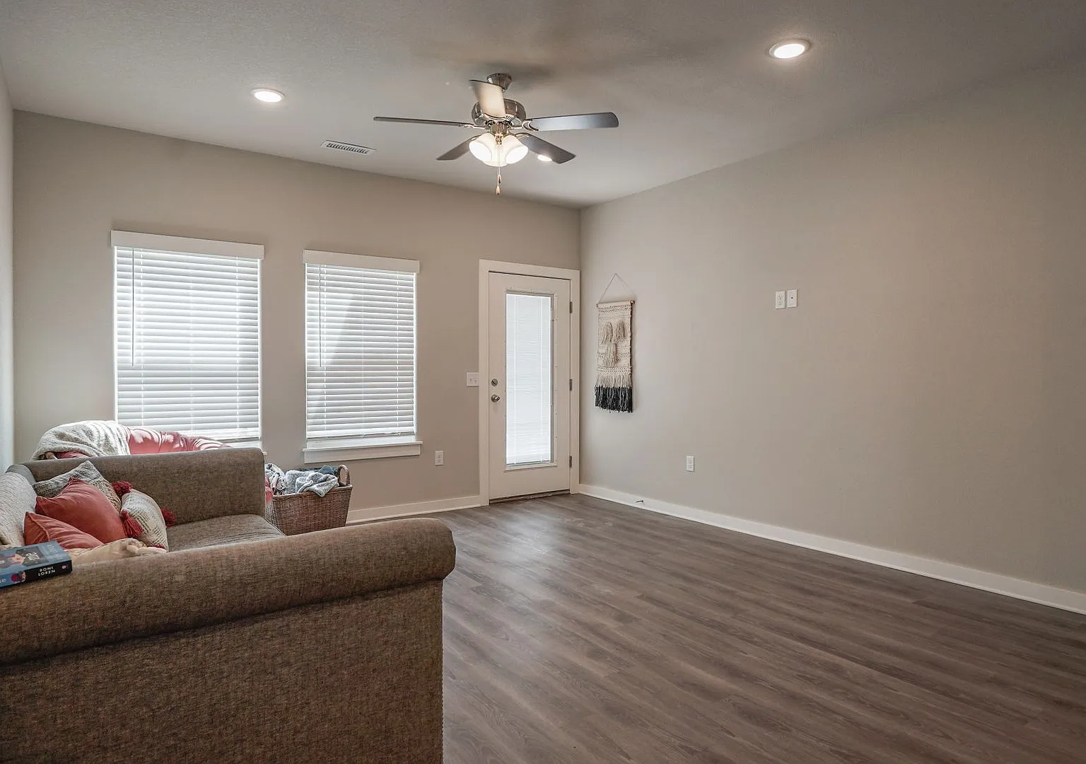 2 bedroom 2.5 bath townhome — Photo 4