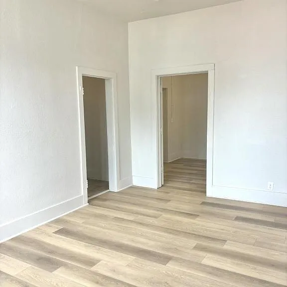 404 E Bond St #9 — Photo 14