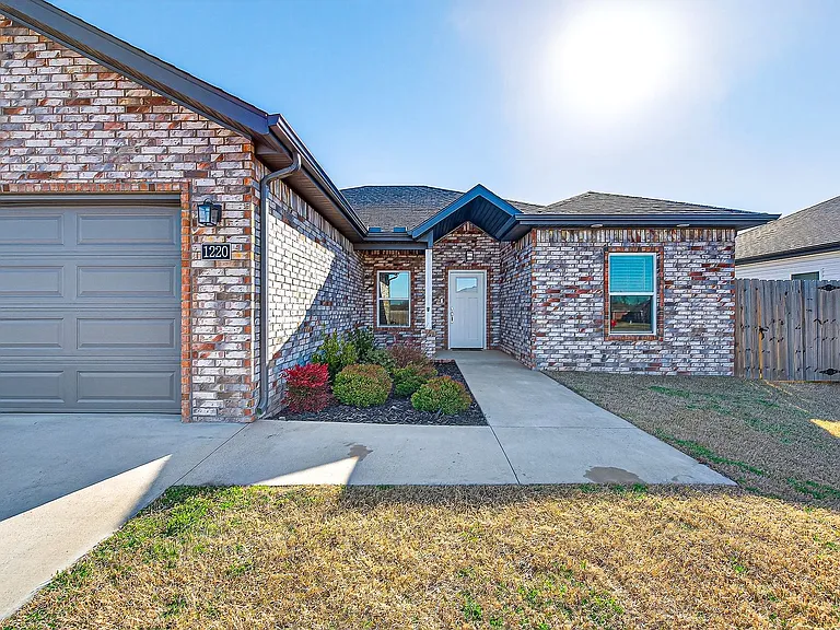 1220 Moonrise St — Photo 24