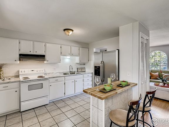 4th image of 694 S Bermont Dr
