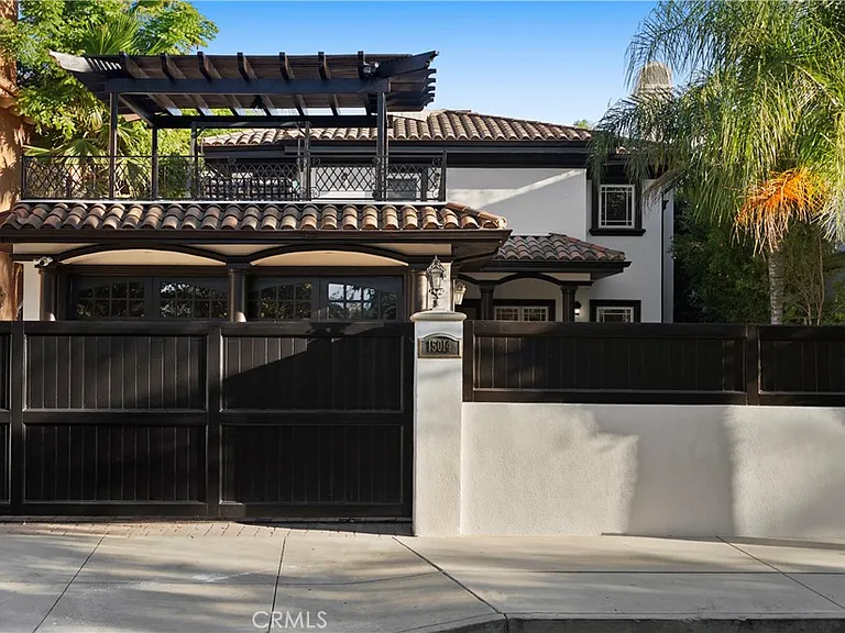 15014 Valleyheart Dr — Photo 2