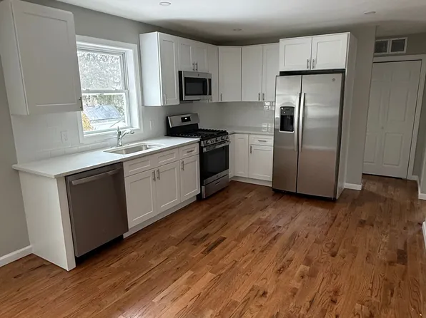 69 Rosemary St #1, New London, CT 06320