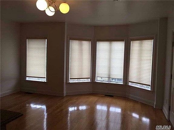 2nd image of 347 Park Cres #A