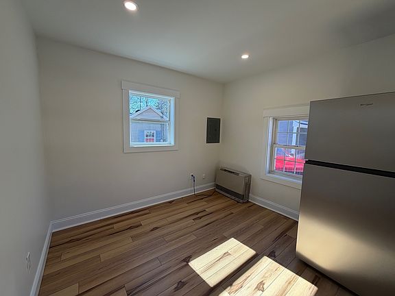 5th image of 3 Old Blue Point Rd #101