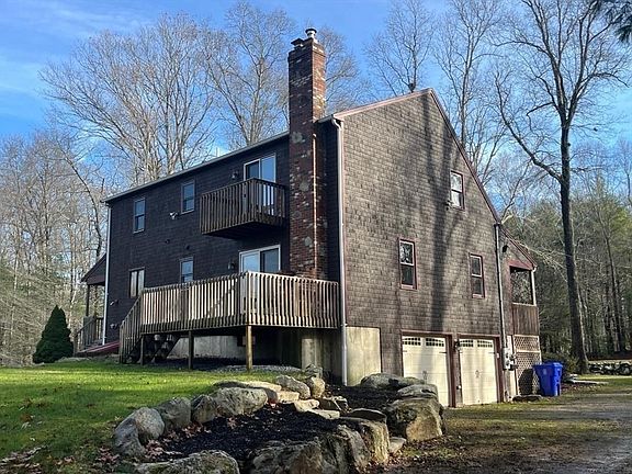 3rd image of 985 Glebe St