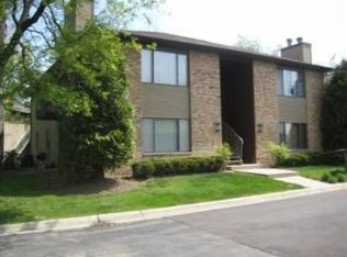 317 Harrison St, St Charles, IL 60134