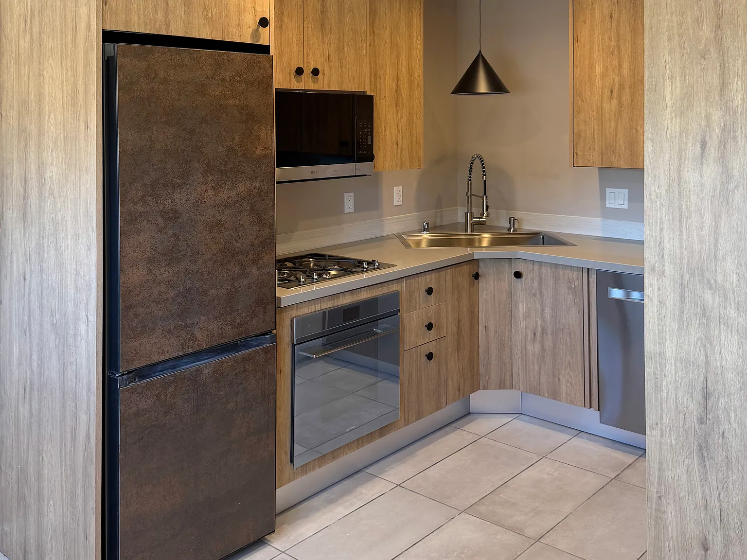 2 bed, 655 sqft, $2,495 — Photo 3
