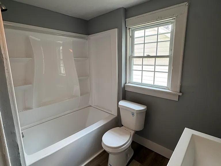 910 Whittier Ave — Photo 15