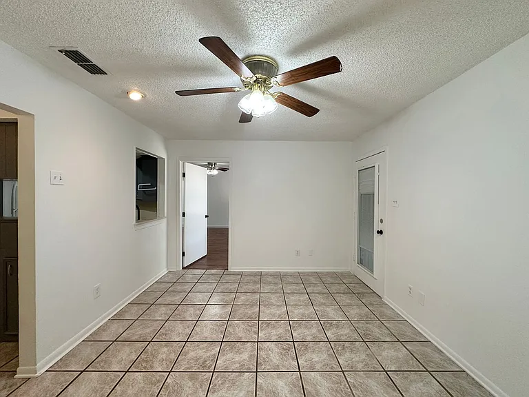 2003 Cedarview Dr — Photo 15
