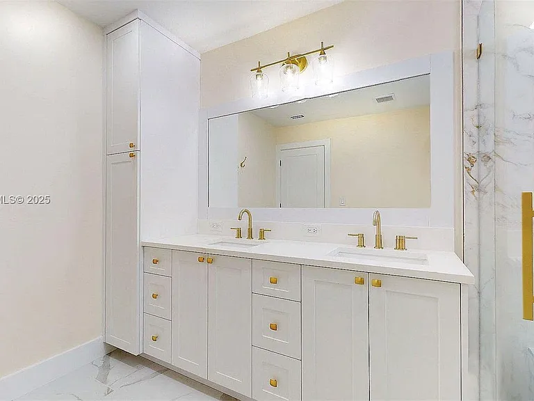 3801 SW 132nd Ave — Photo 20