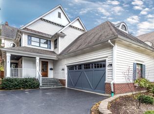 413 Ridge Ave, Clarendon Hills, IL 60514