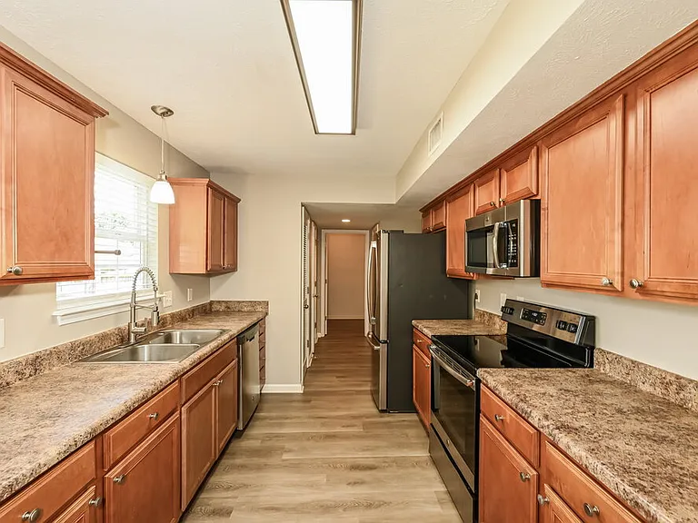 843 Kanatak Ln — Photo 9