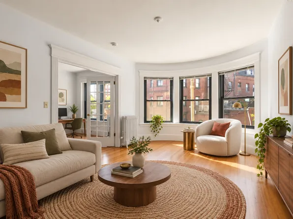 5 Winchester St APT 202, Brookline, MA 02446