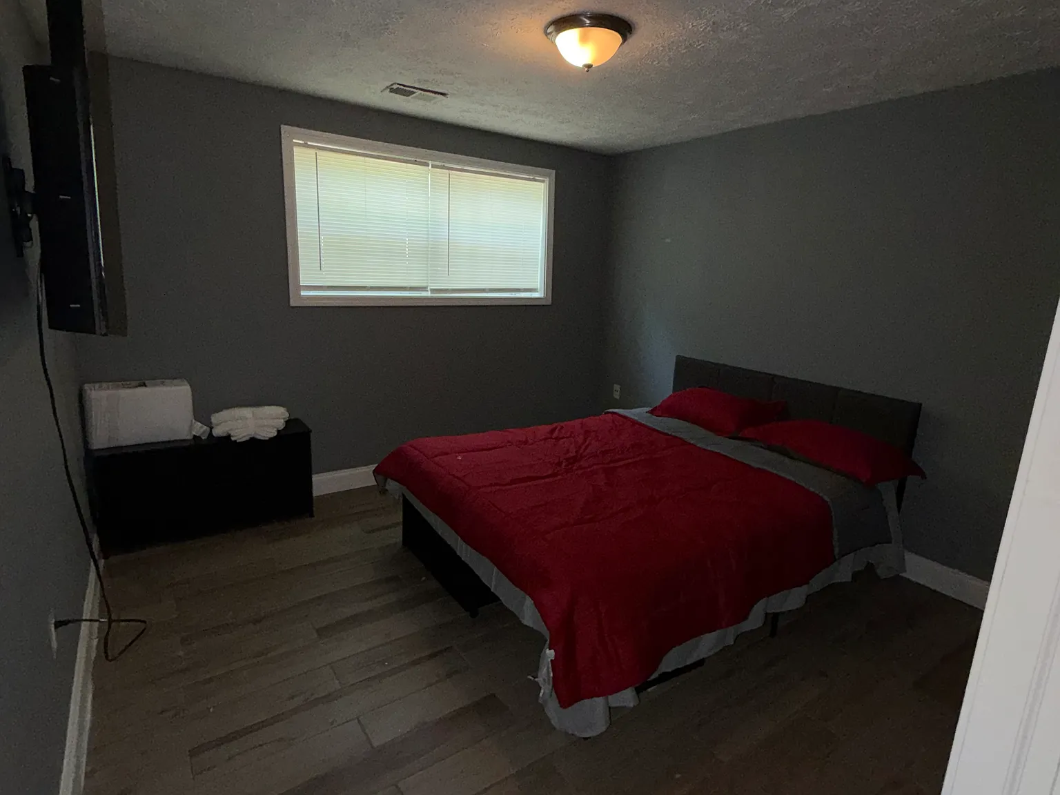 4 bed, $700 — Photo 1