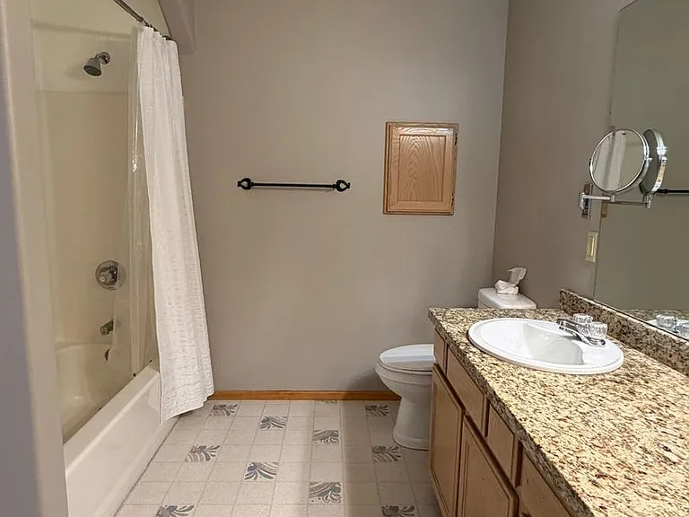 460 Palmetto Dr — Photo 13