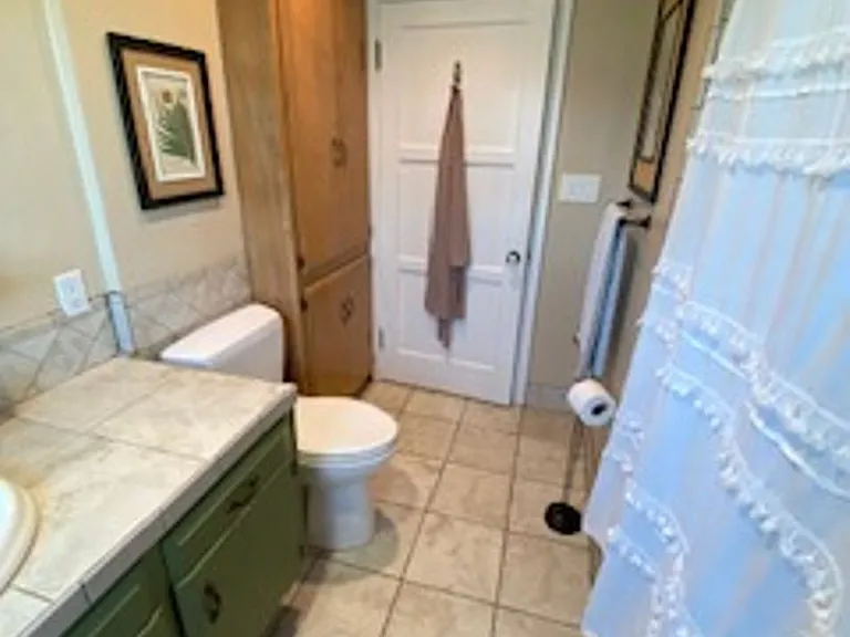 1420 W Kaweah Ave — Photo 10