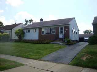 20676 Applegate Rd, Maple Heights, OH 44137