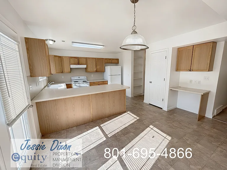 2359 N 275 E — Photo 6
