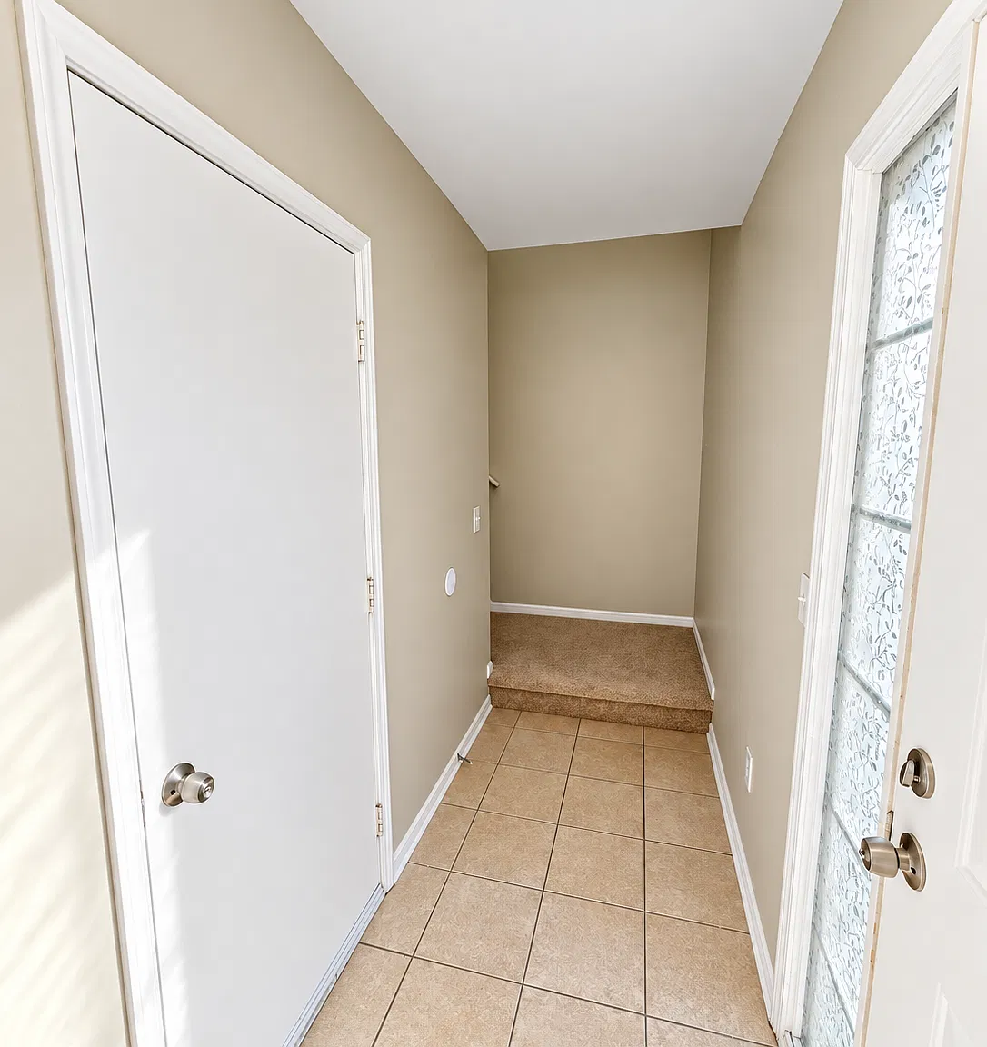 2 bed, 2.5 bath, 1385 sqft, $1,575 — Photo 3