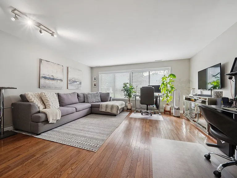 100 Willowbrook Ave #1 — Photo 10