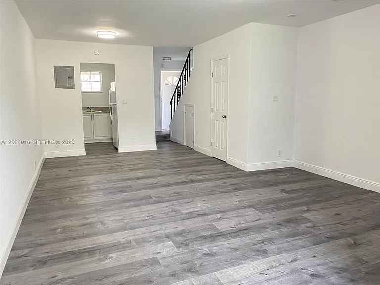 2460 Taylor St #1C — Photo 3