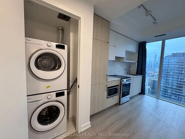100 Queen St E #3502 — Photo 7
