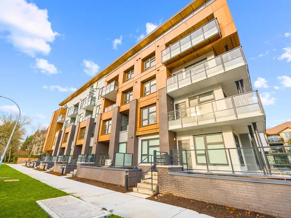 15353 17th Ave #101, Surrey, BC V4A 9G4