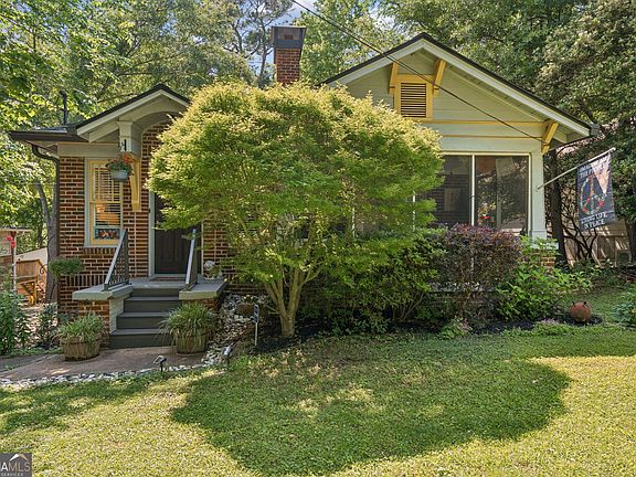 2nd image of 983 Alloway Pl SE