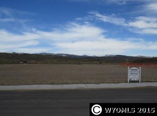 905 Robinson Dr, Lander, WY 82520