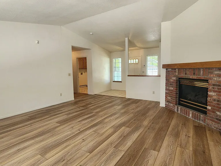 1007 Shadow Ln — Photo 15