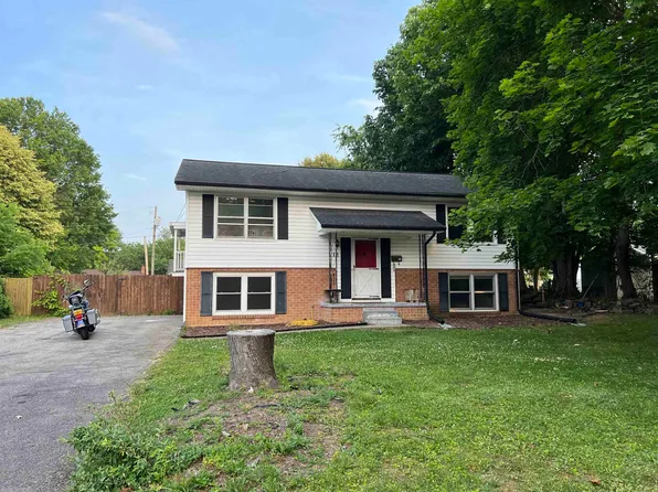 712 11th St, Radford, VA 24141