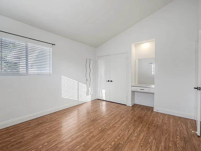 3748 Manchester Ave — Photo 13
