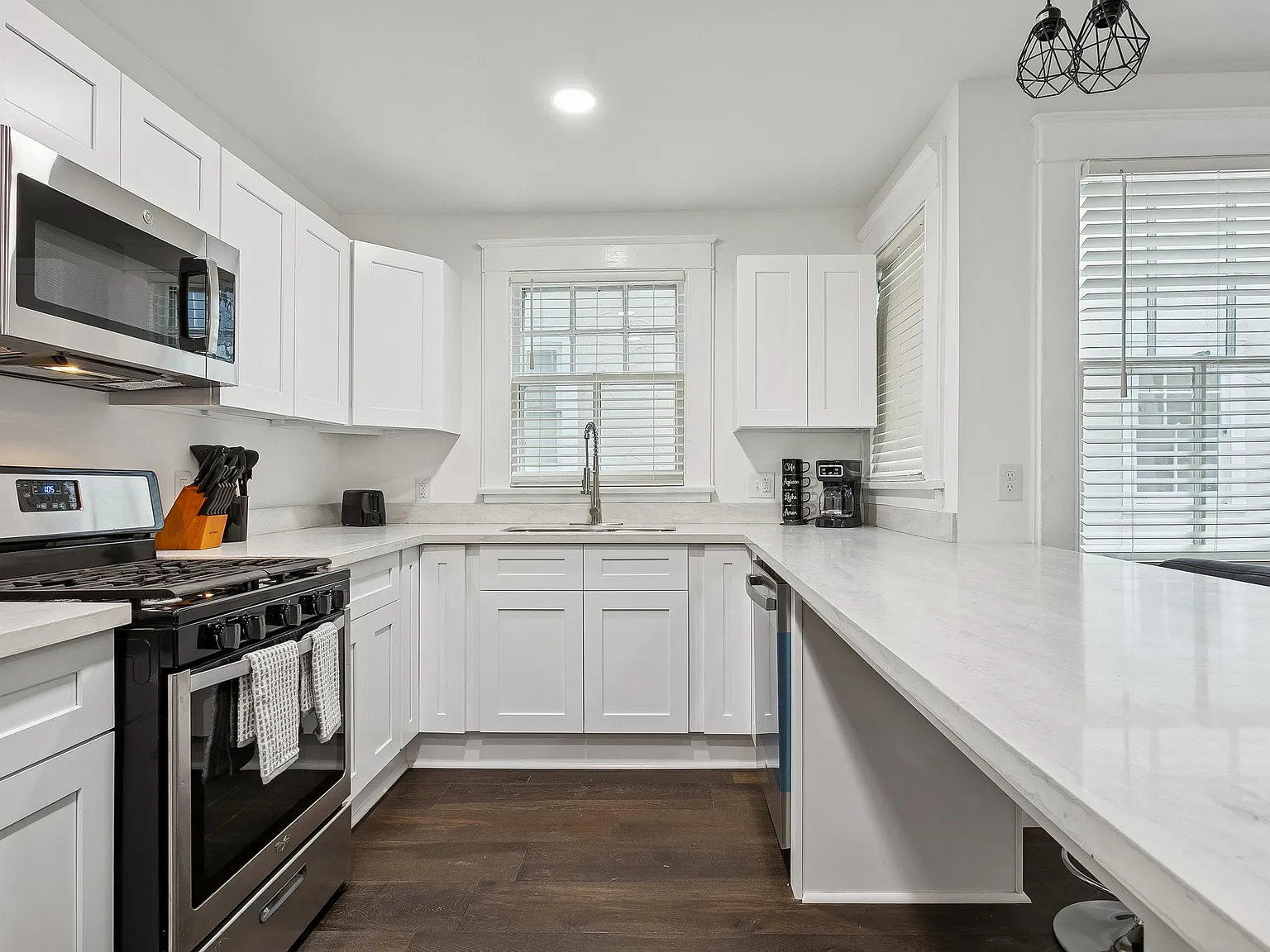 3 bed, 1119 sqft, $4,200 — Photo 4