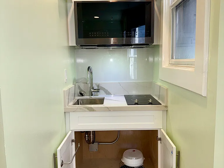 725 Pine St #305 — Photo 12
