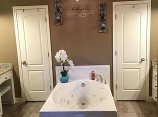 2205 Airborn Dr, Jacksonville, AR 72076