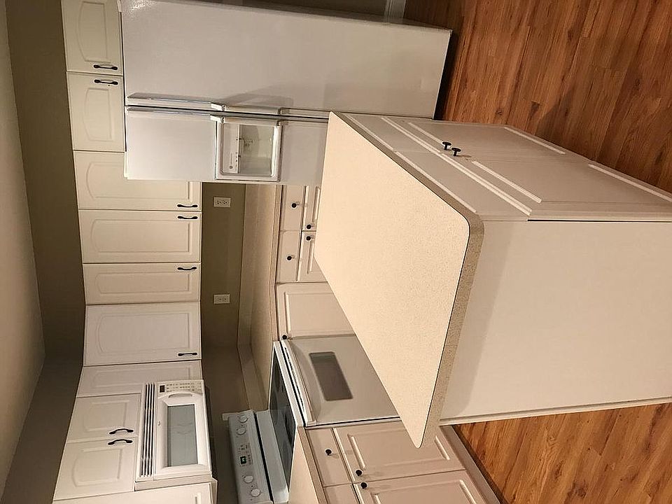 1st image of 240 Belmont St