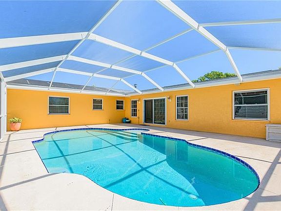 4th image of 6636 Poinsettia Ave S