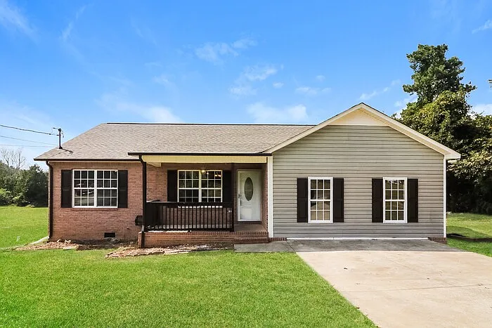156 Cook Rd NW