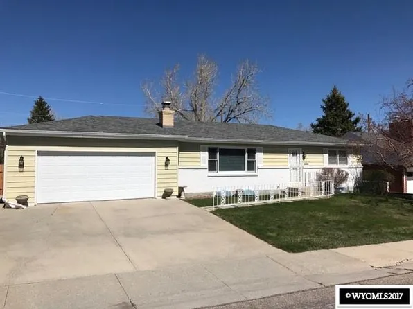 3210 Brookview Dr, Casper, WY 82604