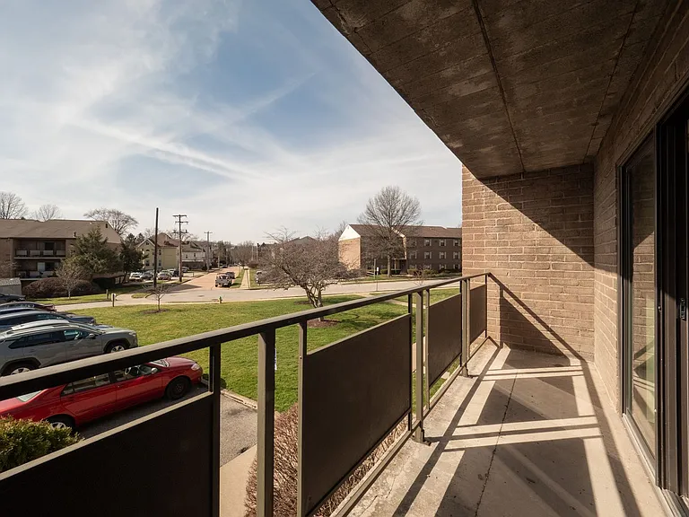 515-519 Rebecca Ave — Photo 13