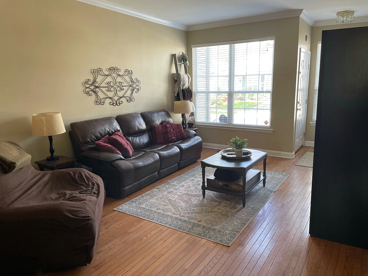 3 bed, 2.5 bath, 2128 sqft, $3,500 — Photo 4