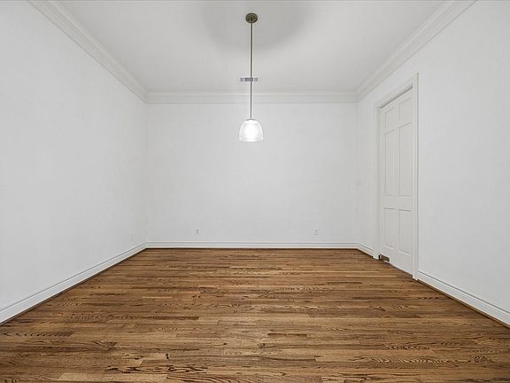 5th image of 2211 Augusta Dr APT 25