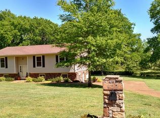 412 Daniel Dr, Lawrenceburg, TN 38464