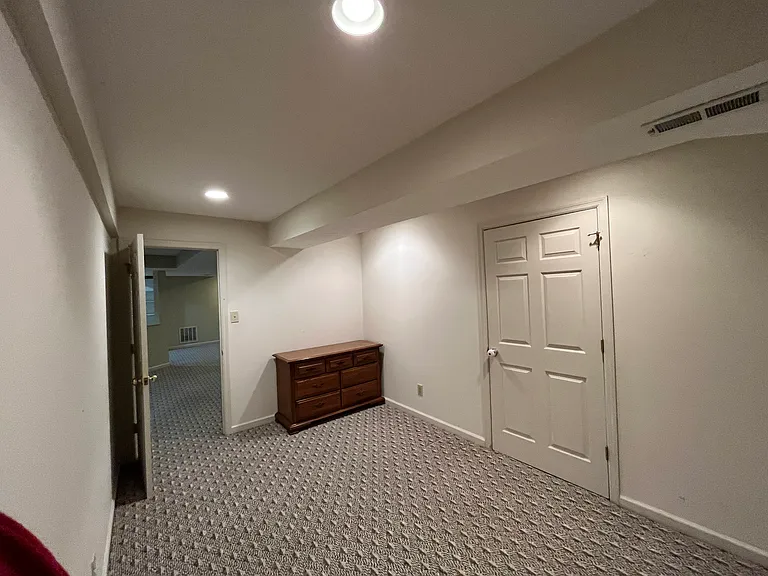 6400 Belmont Park Ct — Photo 35