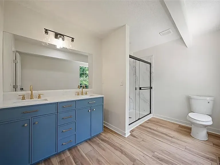 5 bed, 1730 sqft, $2,500 — Photo 4