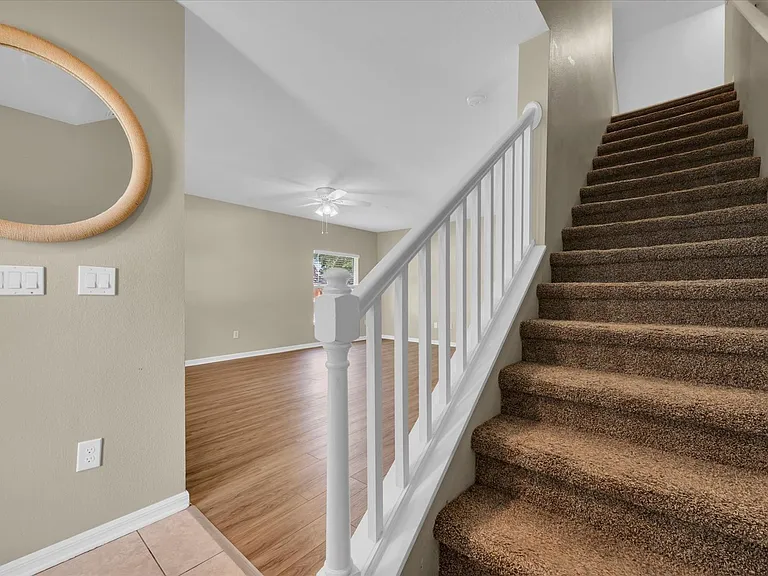 10825 Newbridge Dr — Photo 8